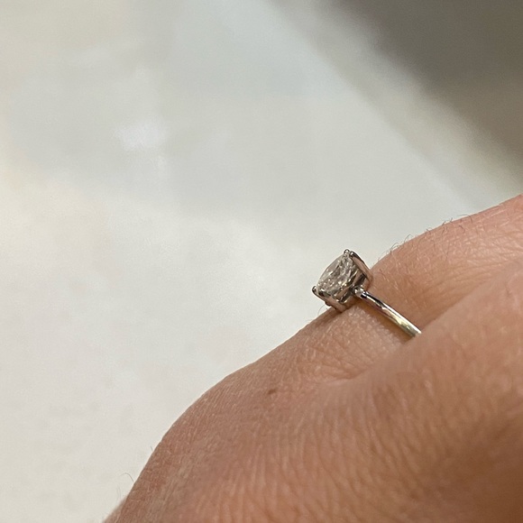 .24 ct diamond ring - Picture 6 of 9